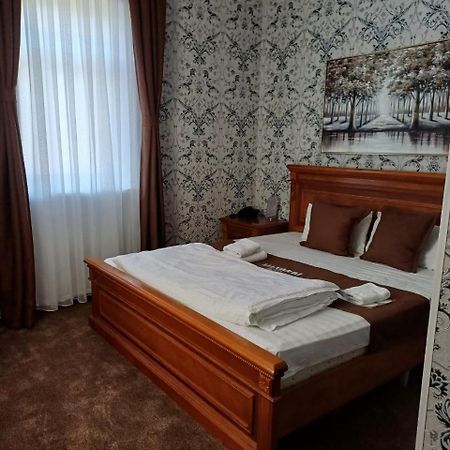 Maximum Hotel 나보이 외부 사진
