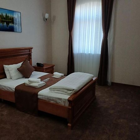 Maximum Hotel 나보이 외부 사진
