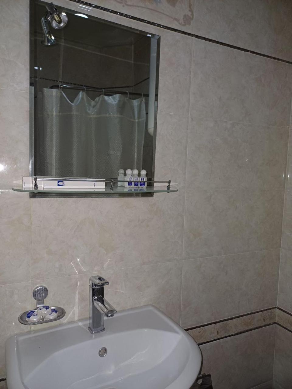 Maximum Hotel 나보이 외부 사진
