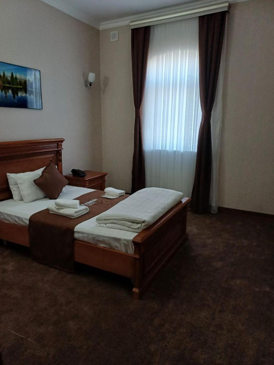 Maximum Hotel 나보이 외부 사진